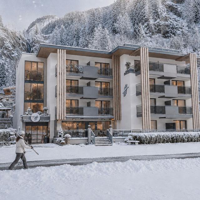 Hotel Vier Studios & Restaurant.