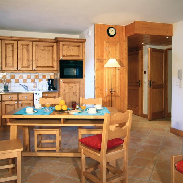 le-hameau-du-rocher-blanc