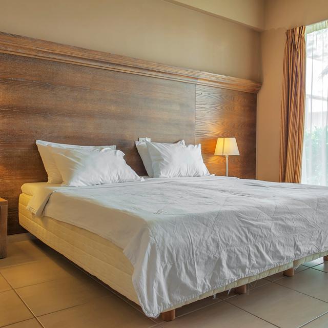 hotel-valley-village