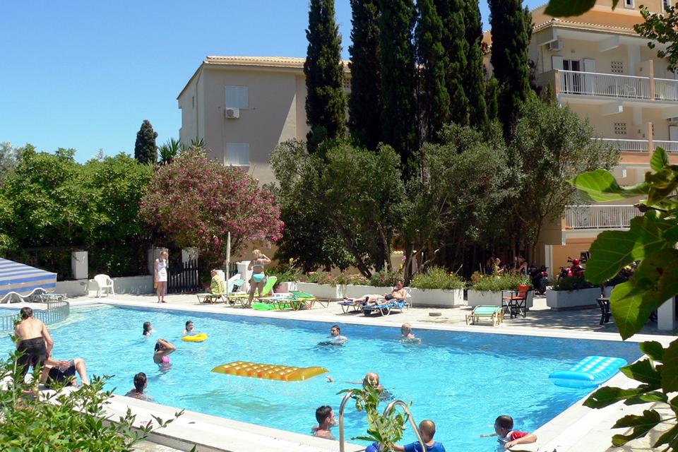 Hotel Ipsos Beach