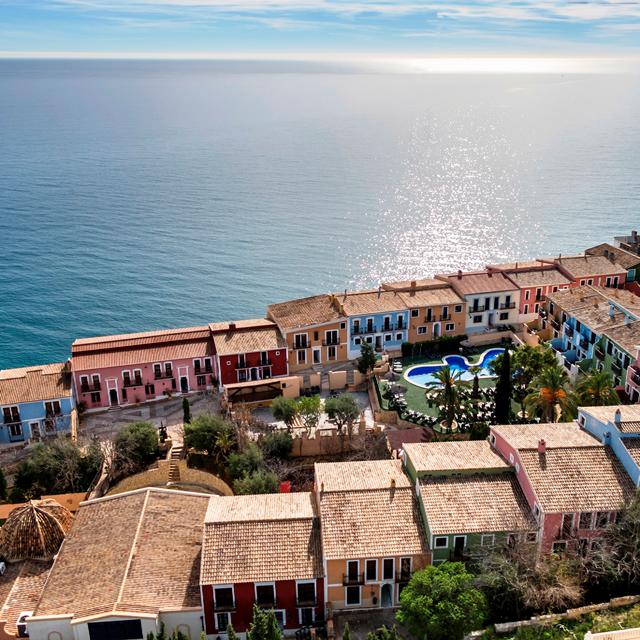 hotel-occidental-pueblo-acantilado