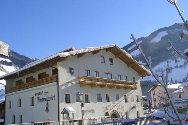 Skivakantie 3* Raurisertal € 853,- ➤ hond is welkom, wifi, parkeerplaats, kluisje op kamer, sauna, tennisbaan, restaurant(s)
