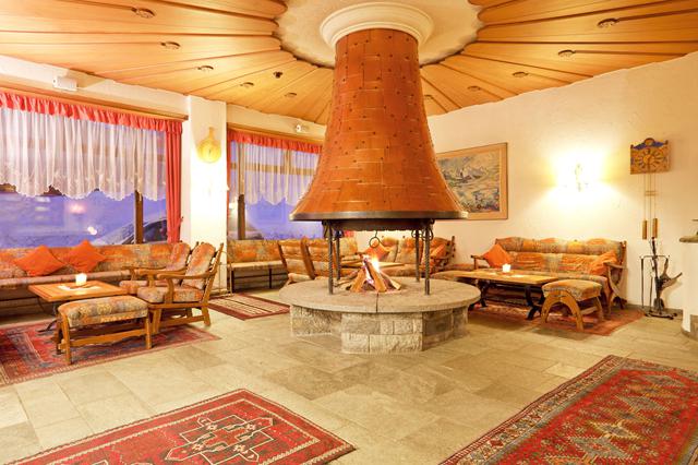 2-persoonskamer 3* Zwitserland € 1454,- 【tennisbaan, sauna, kluisje op kamer, zwembad, parkeerplaats, wellness, restaurant(s), wifi】
