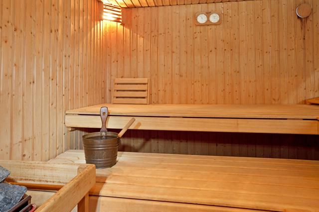2-persoonskamer 3* Zwitserland € 1454,- 【tennisbaan, sauna, kluisje op kamer, zwembad, parkeerplaats, wellness, restaurant(s), wifi】
