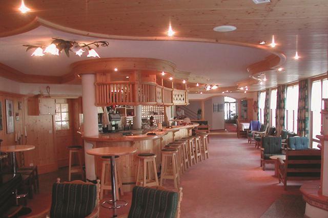 Wintersport 3* Zwitserland € 448,- ✓ vanaf de piste in de aprés-ski
