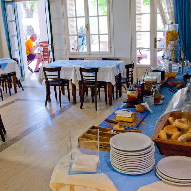 hotel-porto-koukla-beach