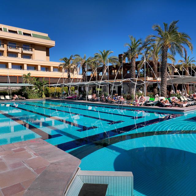 hotel-crystal-de-luxe-resort-spa