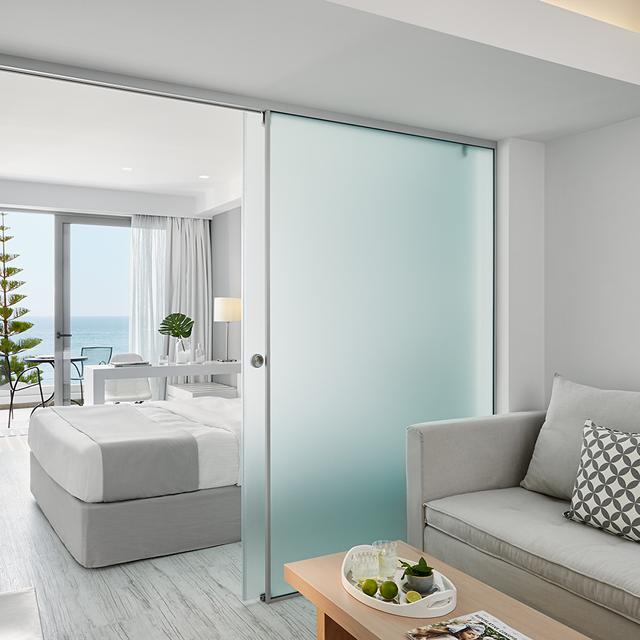 lichnos-beach-hotel-suites