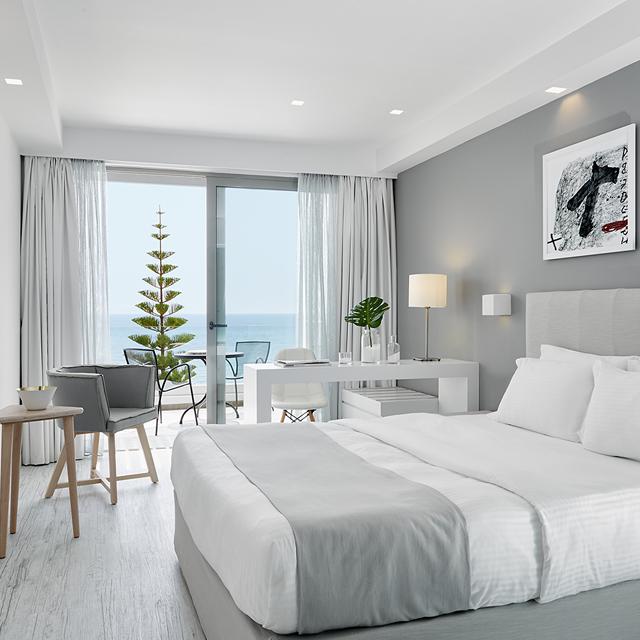 lichnos-beach-hotel-suites