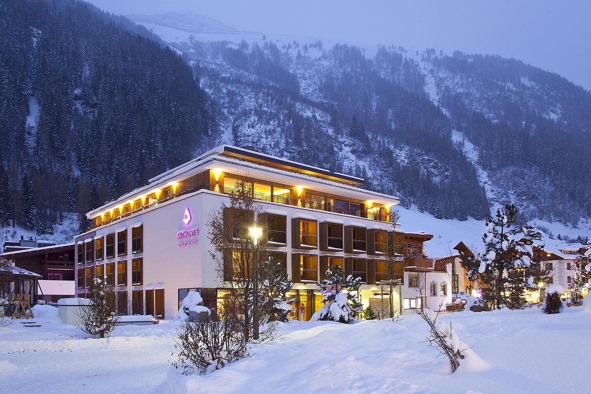 Anthony's Life & Style Hotel