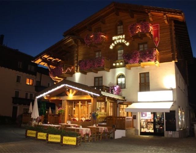 Omgeving rond Hotel Helvetia in Livigno (miniatuur)