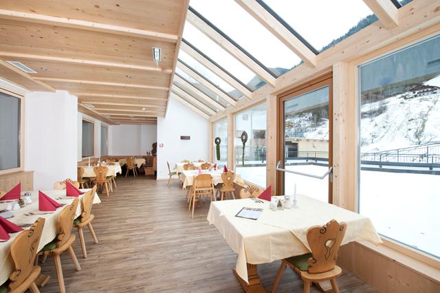 Ontspanning 4* See € 955,- 【restaurant(s), kluisje op kamer, parkeerplaats, hond is welkom, fitness, sauna, zwembad, tennisbaan, wellness, wifi】