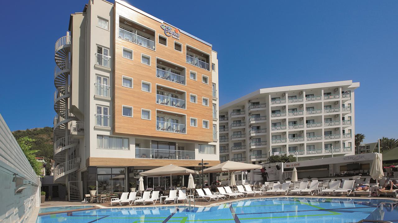 Hotel Cettia Beach Resort 
