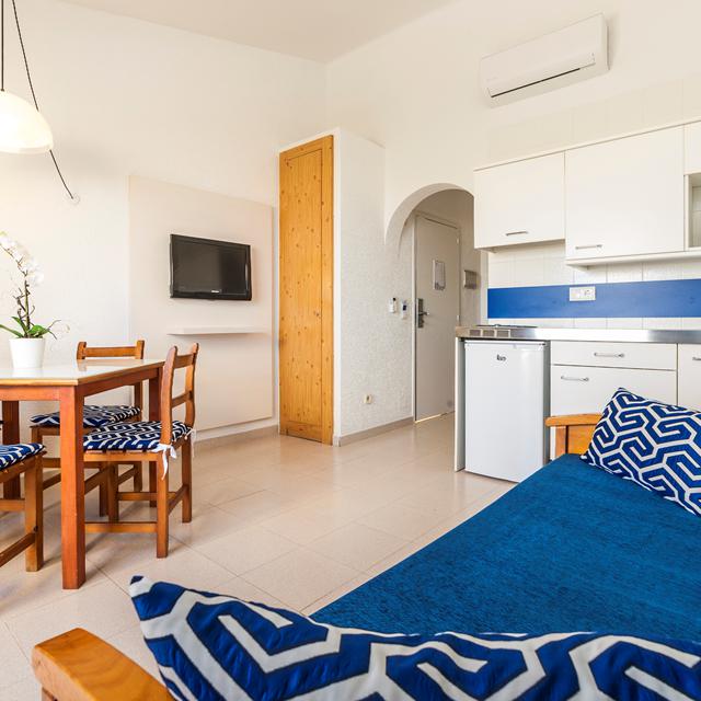 Vakantie Appartementen Globales Binimar in Cala 'n Forcat (Menorca, Spanje)