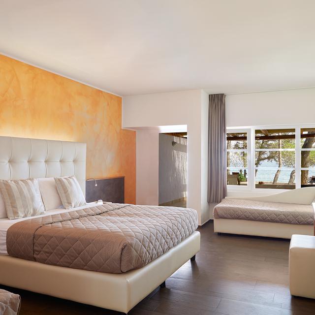 hydra-beach-resort