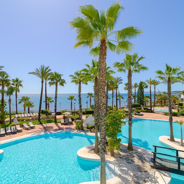 hotel-h10-estepona-palace-logies-ontbijt