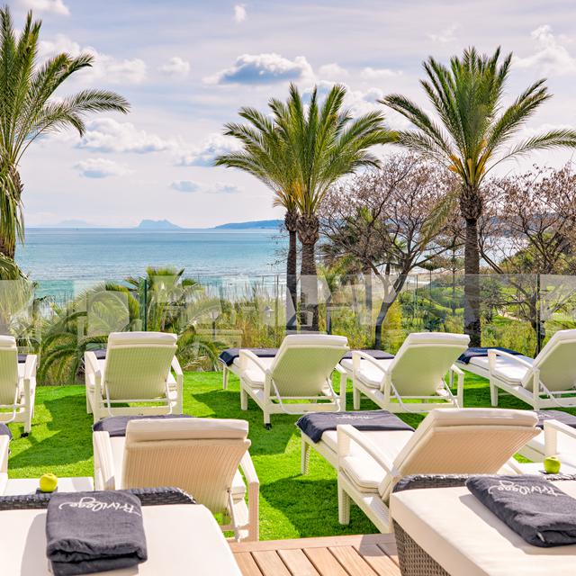 hotel-h10-estepona-palace-logies-ontbijt