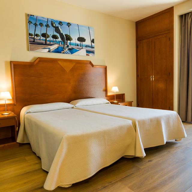 hotel-monarque-el-rodeo