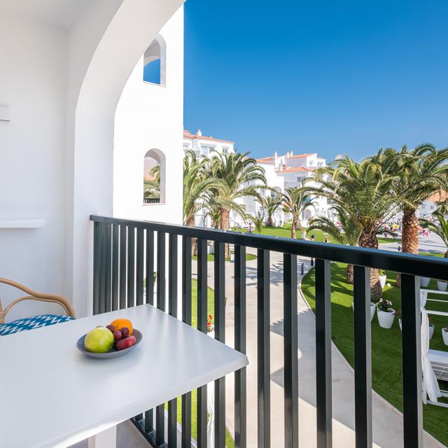 fergus-style-carema-beach