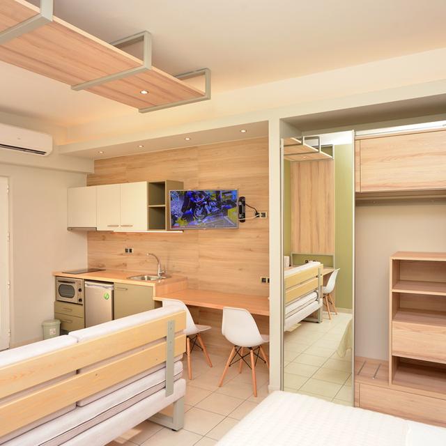 Aparthotel Theoxenia