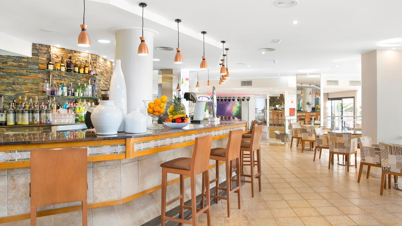 8 Dagen logies/ontbijt Sumus Hotel Stella & Spa