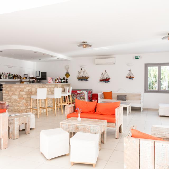 hotel-paros-bay