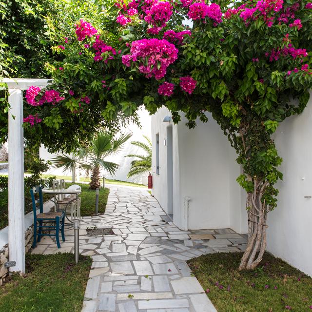hotel-paros-bay
