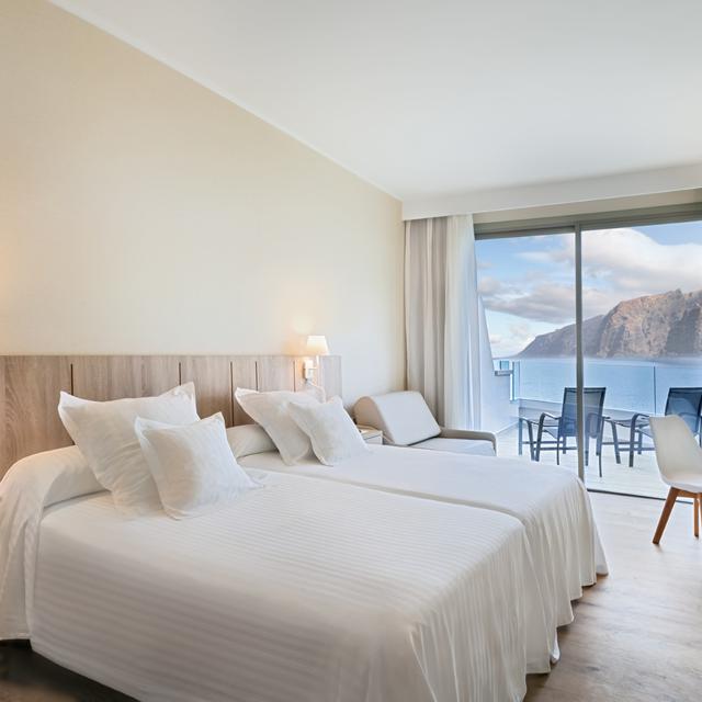 hotel-barcelo-santiago-adults-only