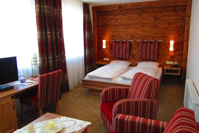 Wintersport 3.5* Wintersport-Arena Sauerland € 475,- ▷ zwembad, wellness, restaurant(s), sauna, parkeerplaats, wifi