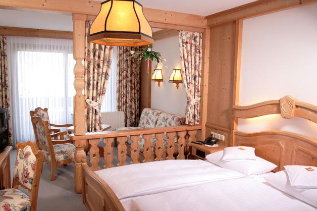 Wintersport 3.5* Wintersport-Arena Sauerland € 475,- ▷ zwembad, wellness, restaurant(s), sauna, parkeerplaats, wifi