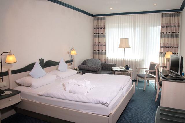 Wintersport 3.5* Wintersport-Arena Sauerland € 475,- ▷ zwembad, wellness, restaurant(s), sauna, parkeerplaats, wifi