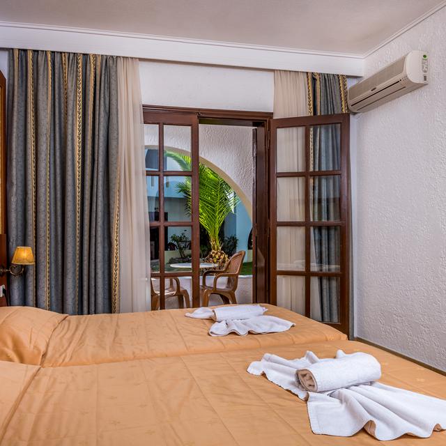 hotel-gaia-garden