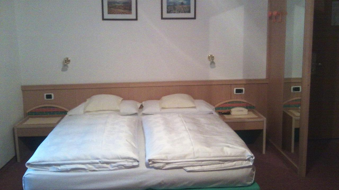 8 Dagen halfpension Hotel Rodes