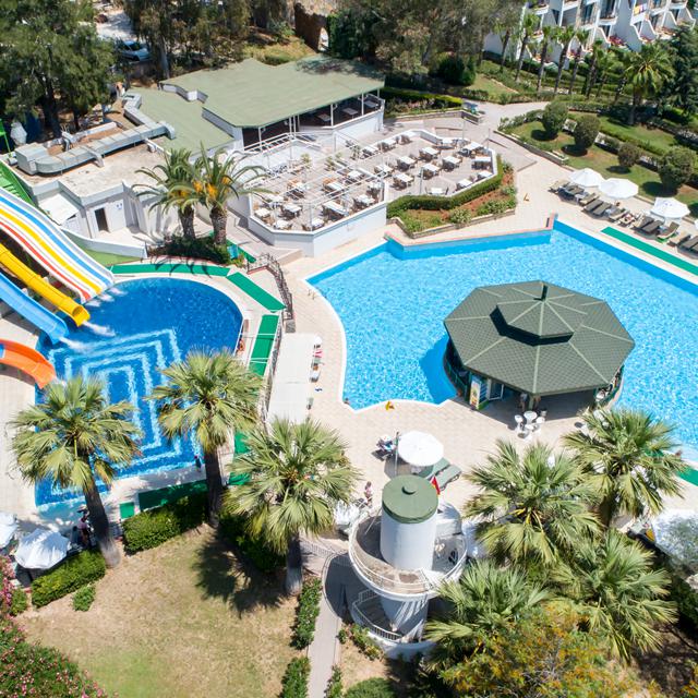 Hotel Green Bay Resort Spa