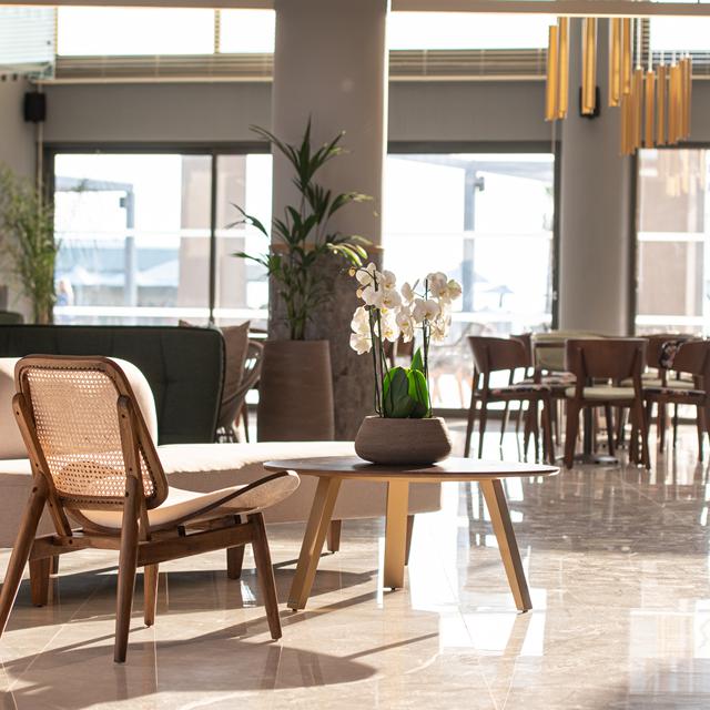 hotel-portes-lithos-luxury-resort