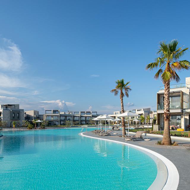 hotel-portes-lithos-luxury-resort