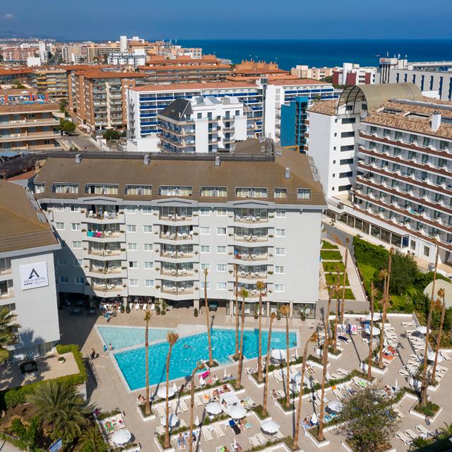 aqua-hotel-the-breeze-adults-only
