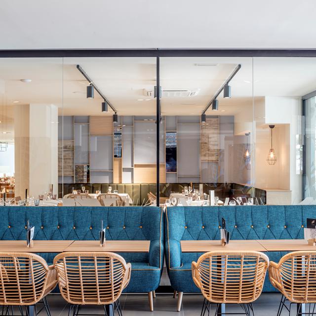 aqua-hotel-the-breeze-adults-only