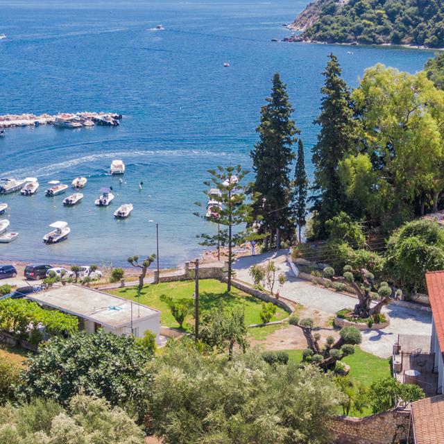 eptanisos-beachfront-suites