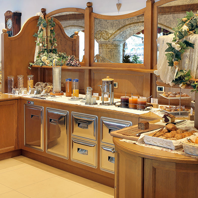 hotel-astor-suites-logies-en-ontbijt