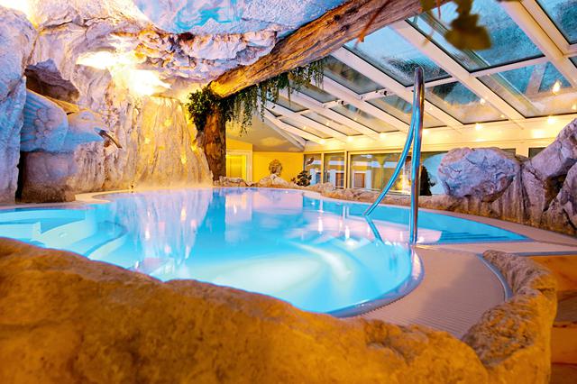 Wintersport 4* Saalbach - Skicircus Saalbach-Hinterglemm-Leogang-Fieberbrunn € 1104,- 【met skipas】