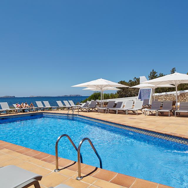 sol-bahia-ibiza-suites