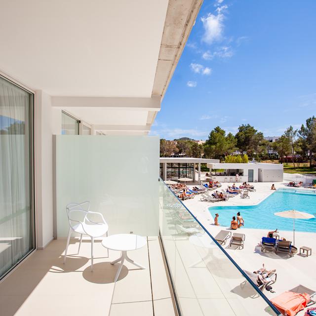 hotel-els-pins-resort-spa