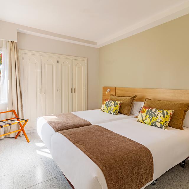 hotel-livvo-koala-garden