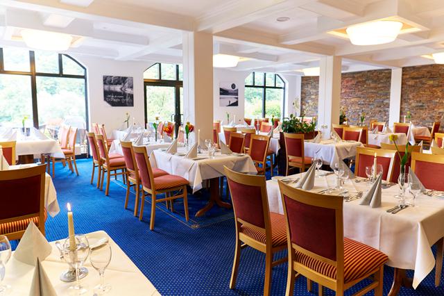 2-persoonskamer landzijde 4* Wintersport-Arena Sauerland € 729,- ▷ inclusief skipas