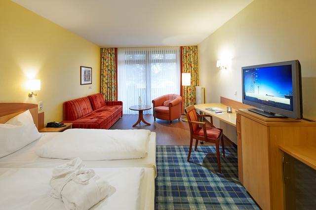 2-persoonskamer landzijde 4* Wintersport-Arena Sauerland € 729,- ▷ inclusief skipas