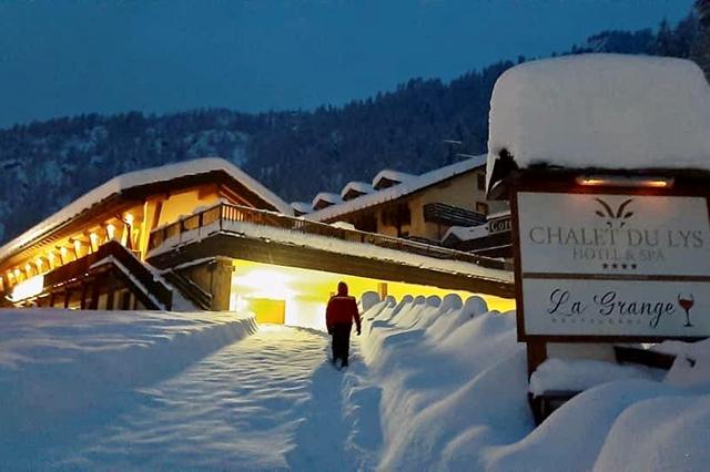 Sneeuwzeker 4* Monterosa € 854,- ✓ hond is welkom, wifi, wellness, parkeerplaats, fitness, zwembad, sauna, kluisje op kamer, restaurant(s)