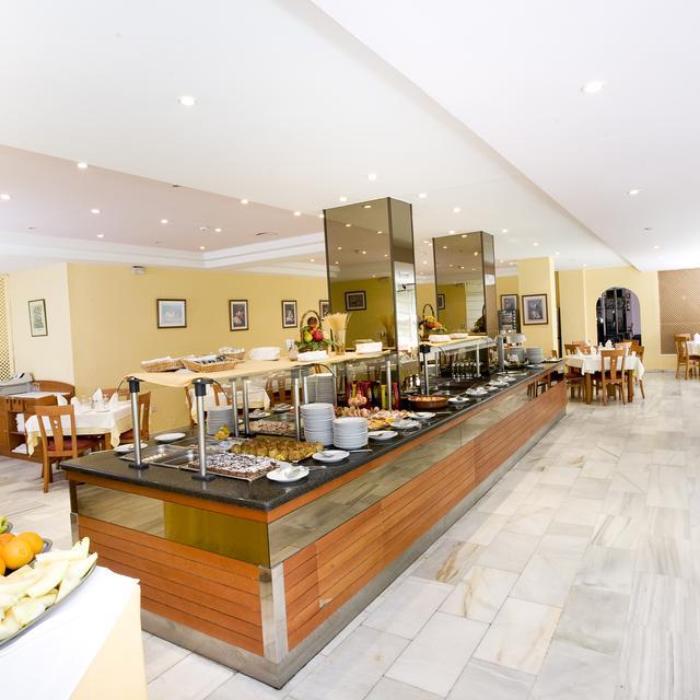 hotel-monarque-el-rodeo