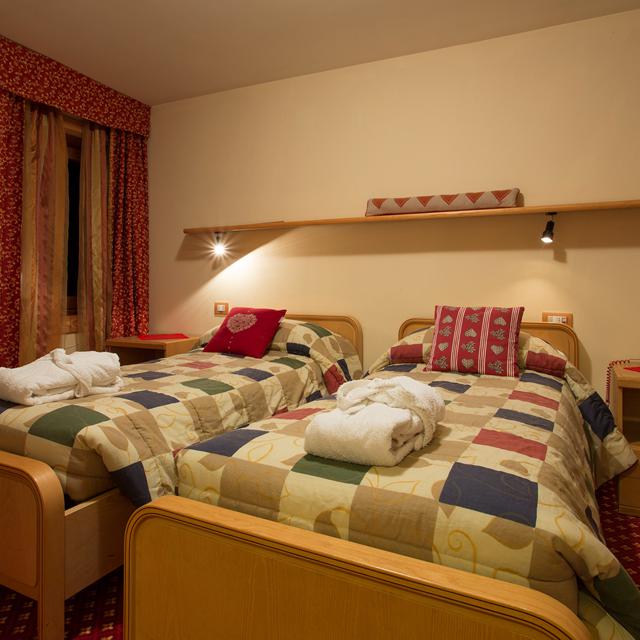 hotel-lac-bleu