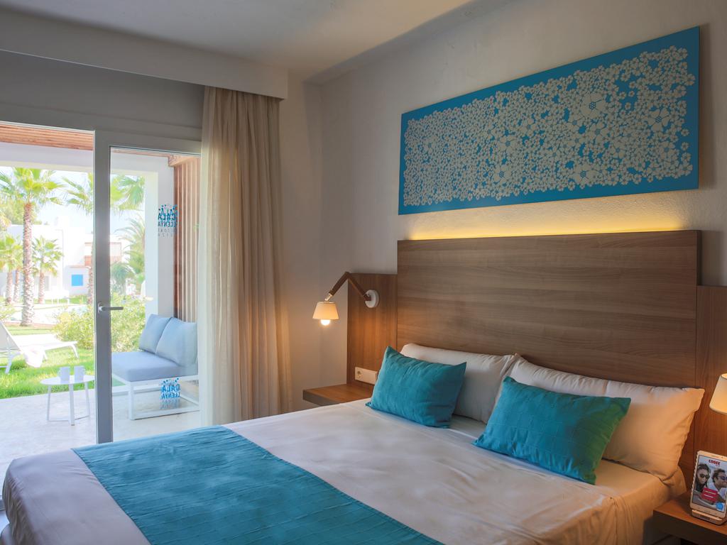 impressie Cala Llenya Resort Ibiza